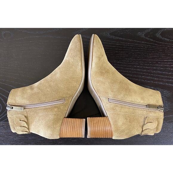 NWOB Aquatalia Feliciana Weatherproof Block Heel Bootie, Size 6 - Picture 5 of 14